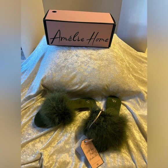 Slippers/ house shoes - Picture 2 of 4